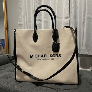 Michael Kors Black and Cream Women’s Tote Bag